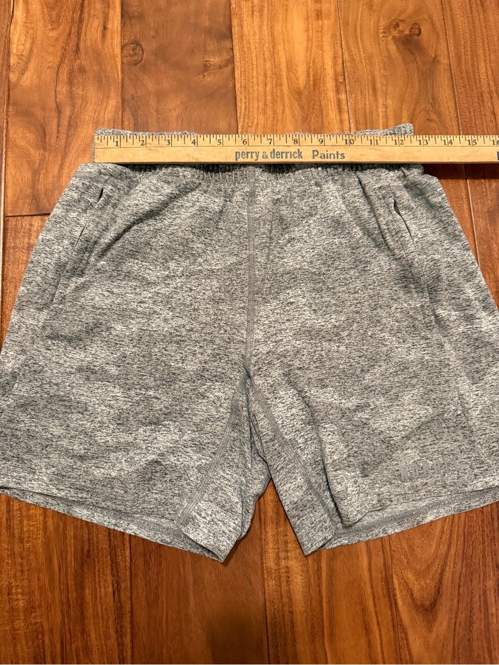 NOBULL Light Heather Grey Camo Athletic Shorts sz M - Picture 4 of 10